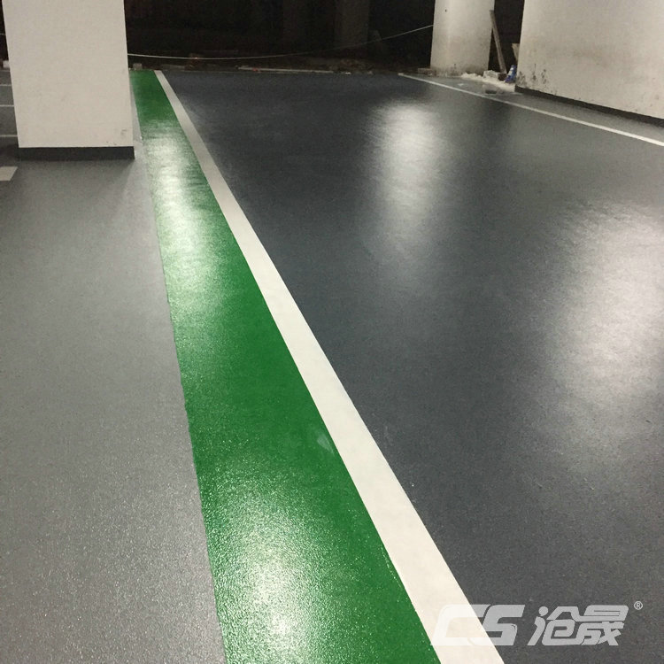 自流平在環氧樹脂地坪漆施工流程中打底有何作用？